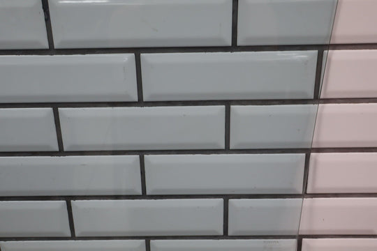 1991 - 1997 Toyota LandCruiser REAR Right Passenger Door Window Glass Only