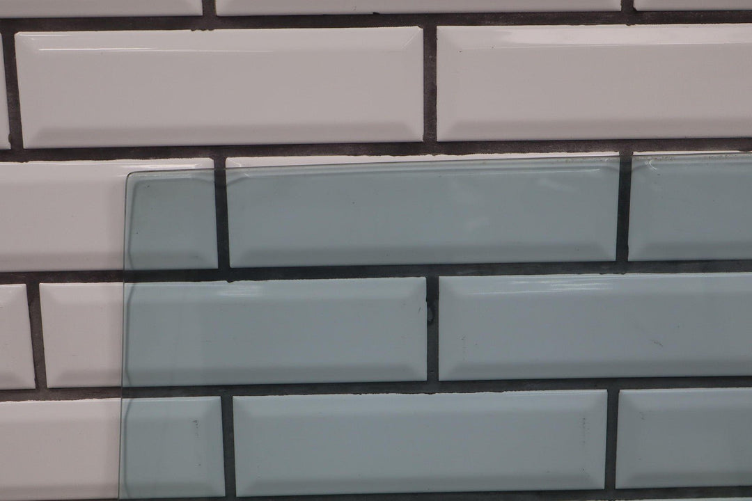 1991 - 1997 Toyota LandCruiser REAR Right Passenger Door Window Glass Only