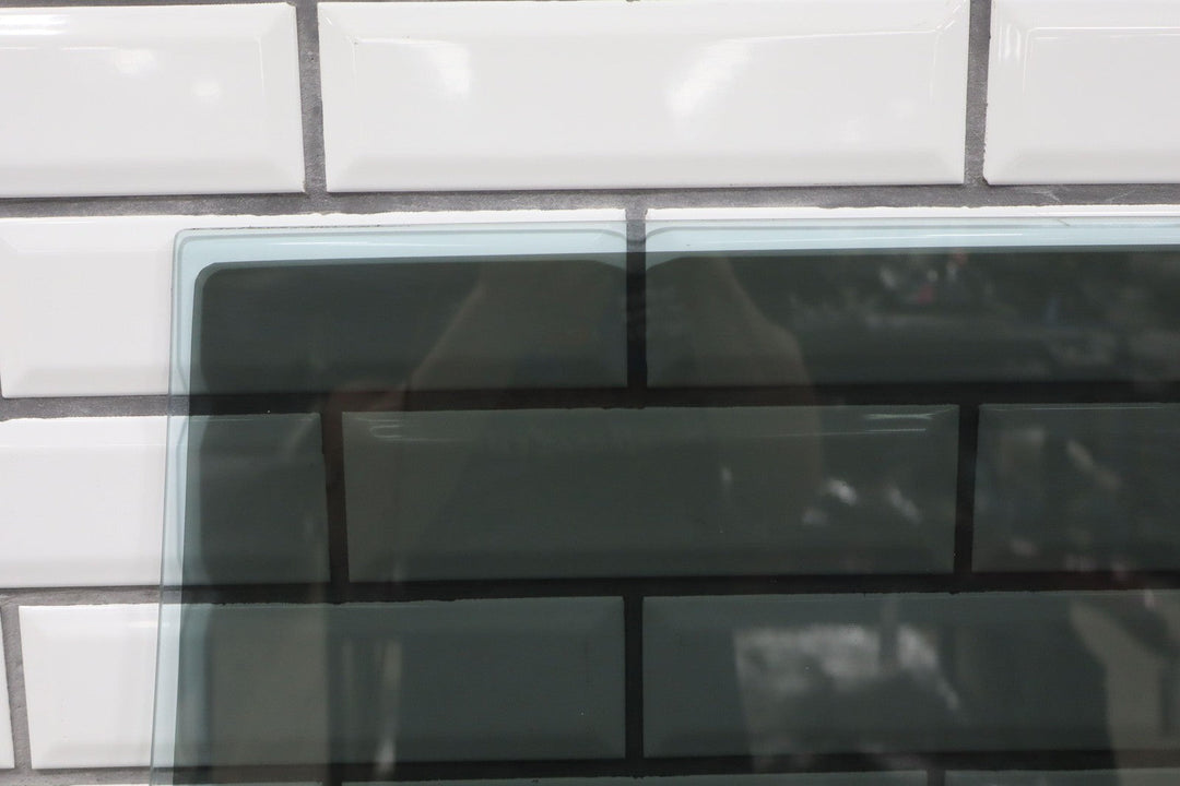 1991 - 1997 Toyota LandCruiser REAR Right Passenger Door Window Glass Only