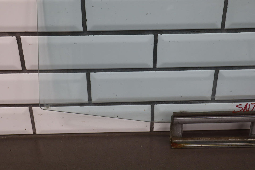 1991 - 1997 Toyota LandCruiser REAR Right Passenger Door Window Glass Only