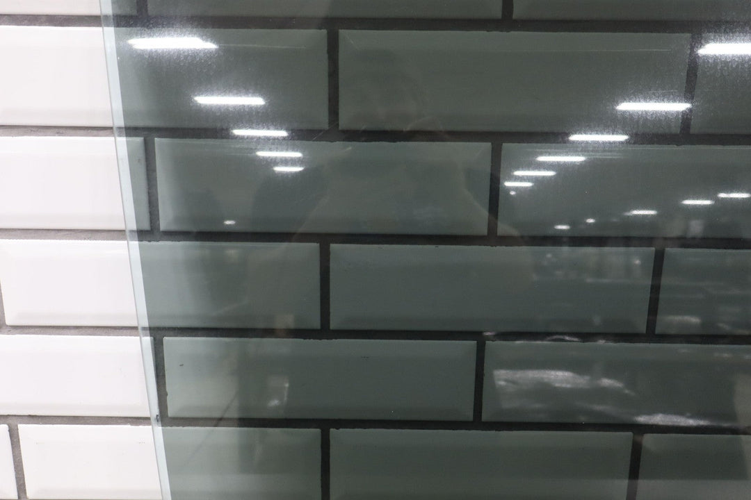 1991 - 1997 Toyota LandCruiser REAR Right Passenger Door Window Glass Only