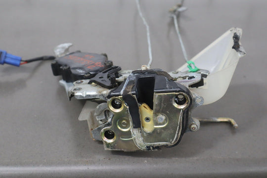 1991 - 1997 Toyota LandCruiser Right REAR Door Latch W/Rods