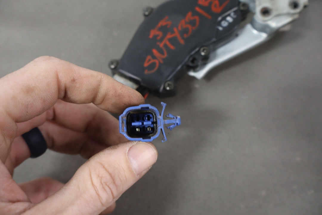 1991 - 1997 Toyota LandCruiser Right REAR Door Latch W/Rods