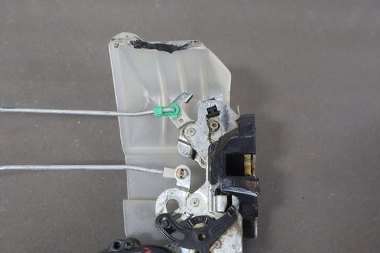 1991 - 1997 Toyota LandCruiser Right REAR Door Latch W/Rods