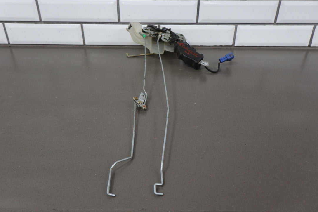 1991 - 1997 Toyota LandCruiser Right REAR Door Latch W/Rods