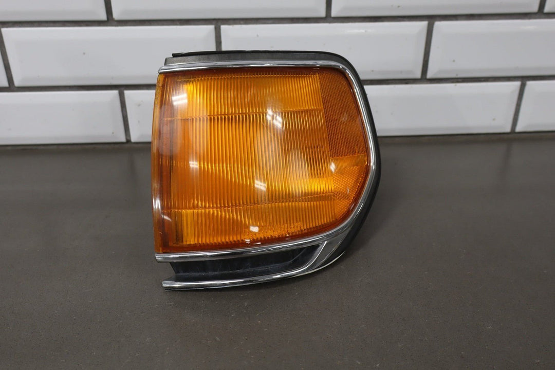 1991 - 1998 Toyota Land Cruiser Left Fender Mounted turn Signal 8161060110 OEM