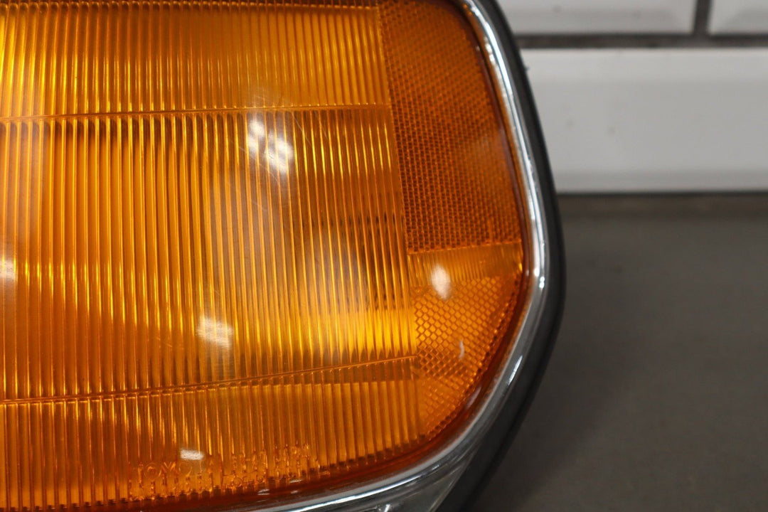 1991 - 1998 Toyota Land Cruiser Left Fender Mounted turn Signal 8161060110 OEM