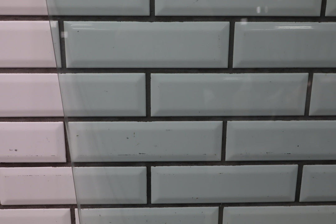 1991 - 1998 Toyota Land Cruiser Left Front Door Window 6811160060 OEM