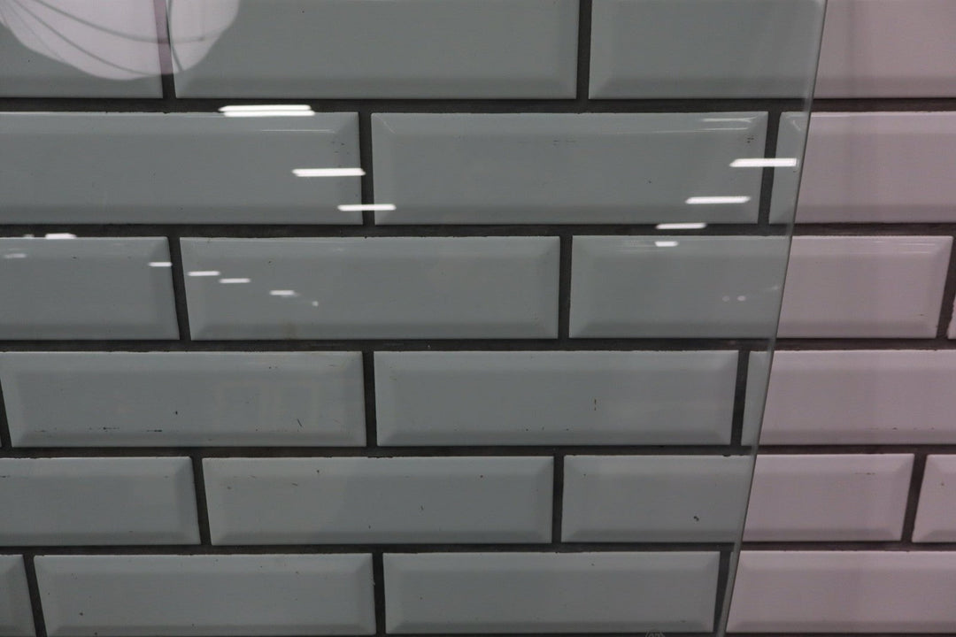 1991 - 1998 Toyota Land Cruiser Left Front Door Window 6811160060 OEM