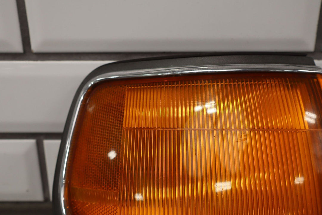 1991 - 1998 Toyota Land Cruiser Right Fender Mounted Turn Signal 8151060361 OEM