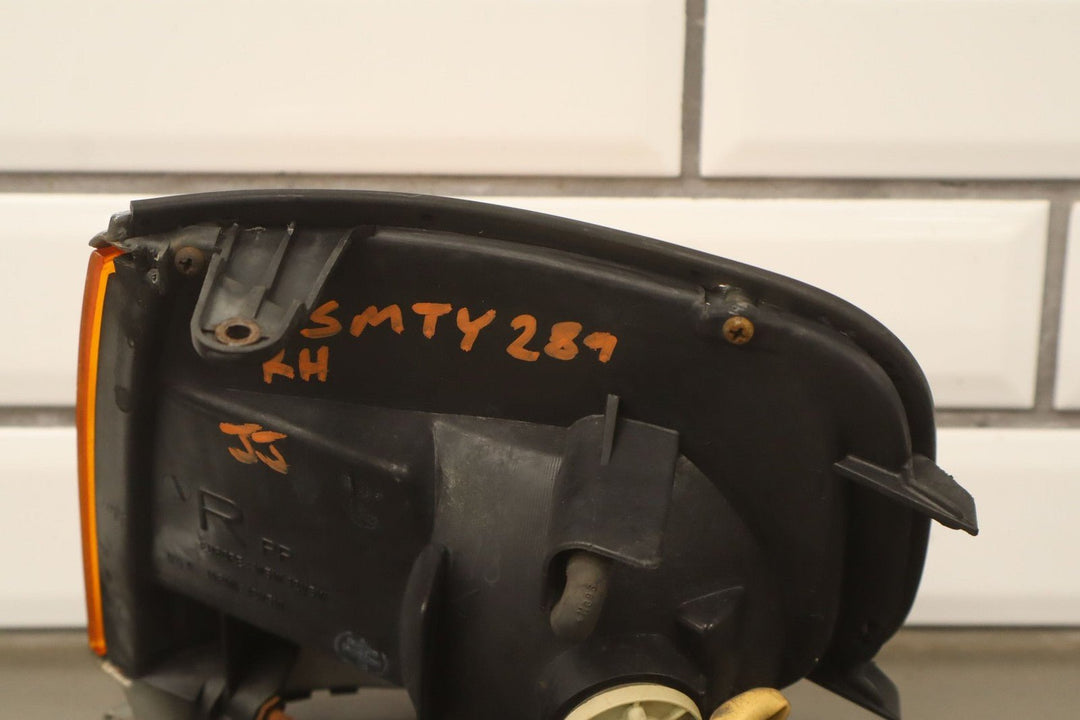 1991 - 1998 Toyota Land Cruiser Right Fender Mounted Turn Signal 8151060361 OEM