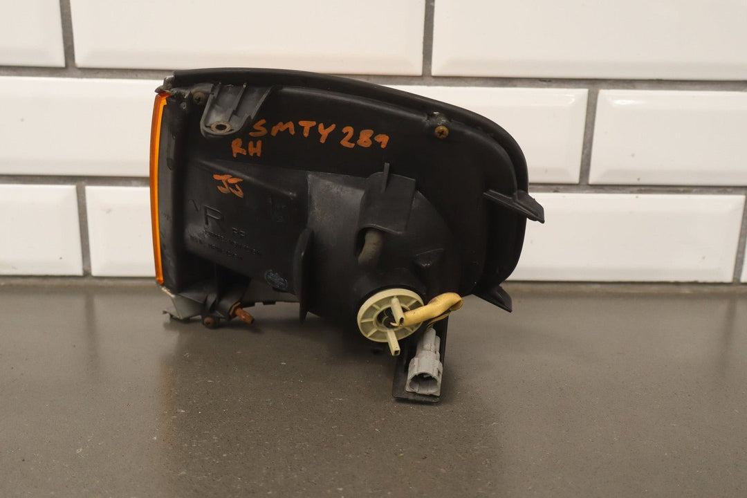 1991 - 1998 Toyota Land Cruiser Right Fender Mounted Turn Signal 8151060361 OEM