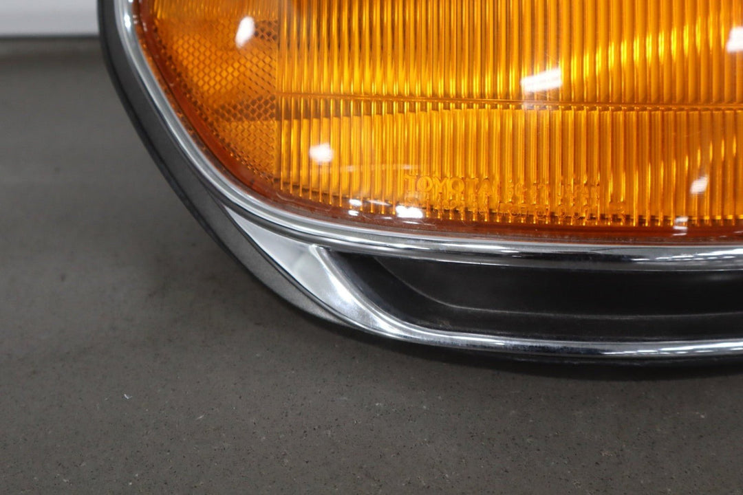 1991 - 1998 Toyota Land Cruiser Right Fender Mounted Turn Signal 8161060110 OEM