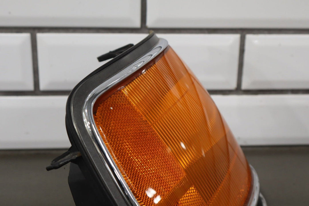 1991 - 1998 Toyota Land Cruiser Right Fender Mounted Turn Signal 8161060110 OEM