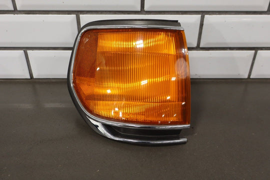 1991 - 1998 Toyota Land Cruiser Right Fender Mounted Turn Signal 8161060110 OEM