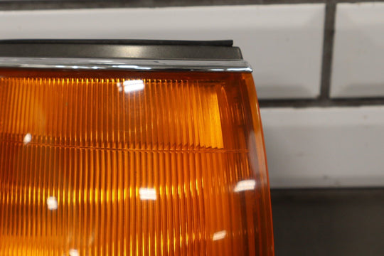 1991 - 1998 Toyota Land Cruiser Right Fender Mounted Turn Signal 8161060110 OEM