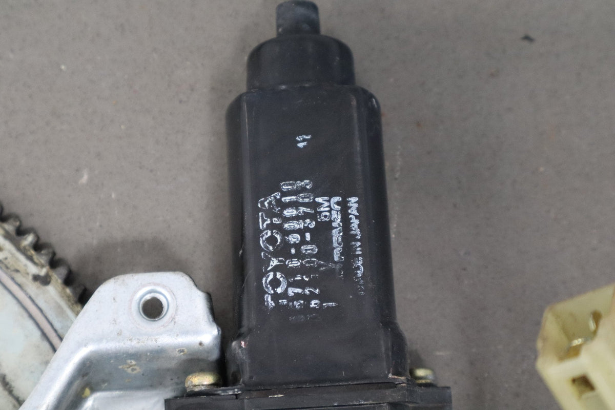 1991-1998 Toyota Land Cruiser Right Front Door Regulator 6980160010 OEM
