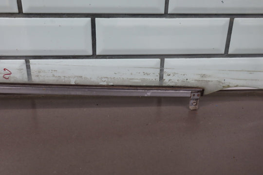 1991 - 1998 Toyota Land Cruiser Right Front Door Window 6811160060