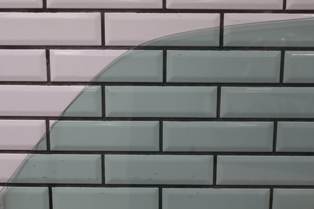 1991 - 1998 Toyota Land Cruiser Right Front Door Window 6811160060