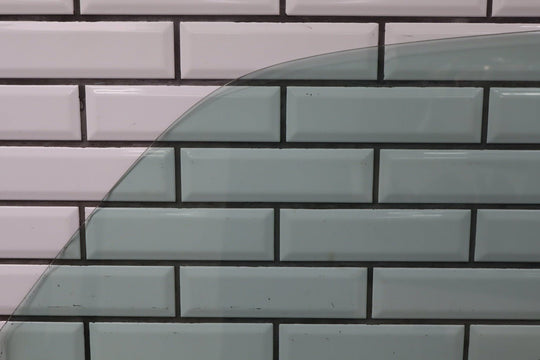 1991 - 1998 Toyota Land Cruiser Right Front Door Window 6811160060