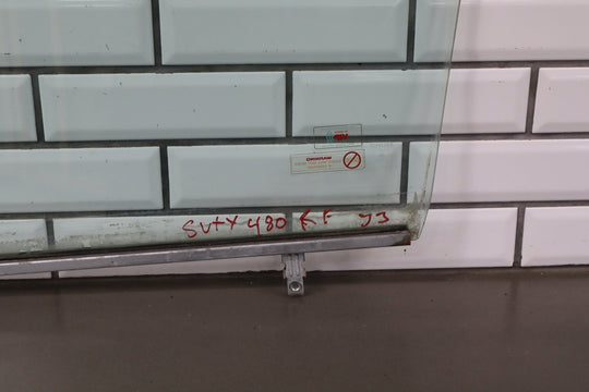 1991 - 1998 Toyota Land Cruiser Right Front Door Window 6811160060