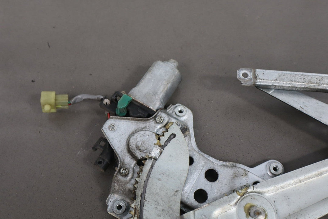 1991 - 1998 Toyota Land Cruiser Right Front Window Regulator 6980160010 OEM