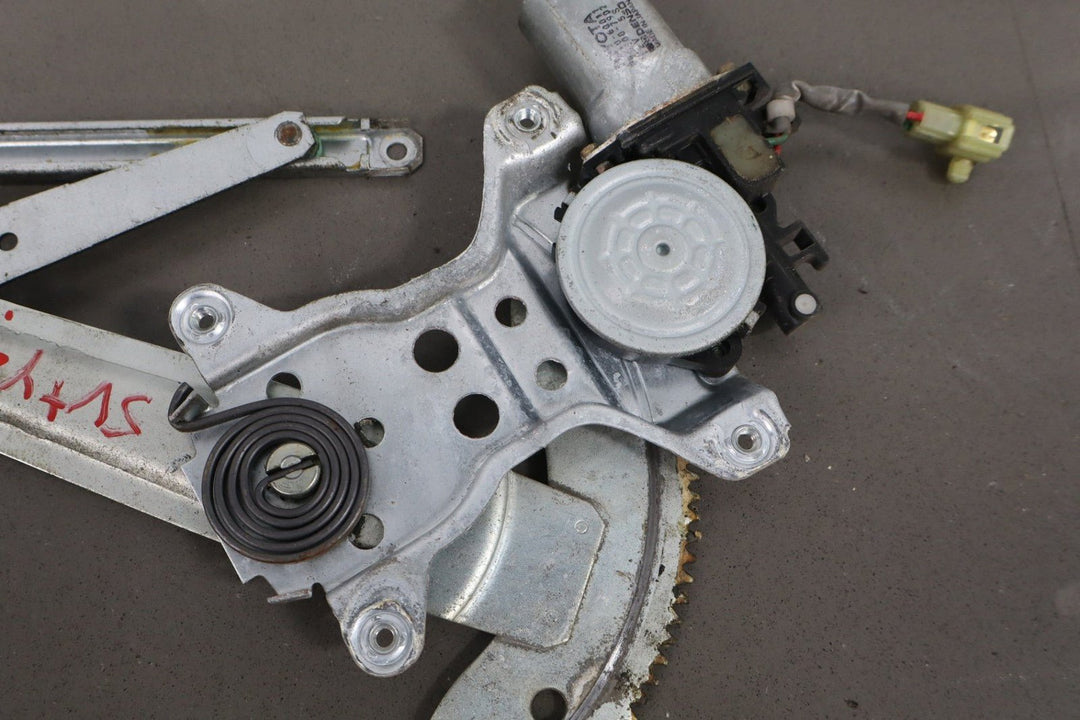1991 - 1998 Toyota Land Cruiser Right Front Window Regulator 6980160010 OEM