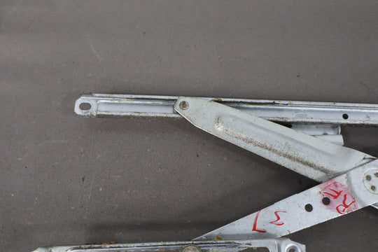 1991 - 1998 Toyota Land Cruiser Right Front Window Regulator 6980160010 OEM