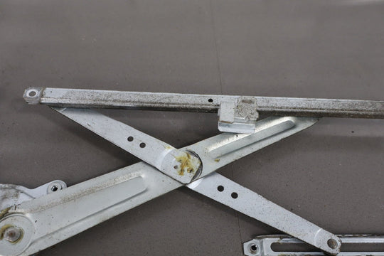 1991 - 1998 Toyota Land Cruiser Right Front Window Regulator 6980160010 OEM