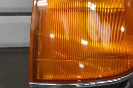 1991 - 1998 Toyota LandCruiser Left Driver Fender Mounted Turn Signal Light