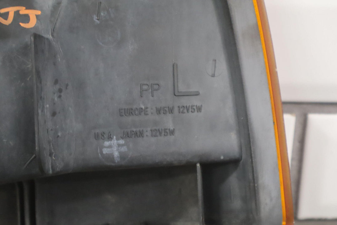 1991 - 1998 Toyota LandCruiser Left Driver Fender Mounted Turn Signal Light