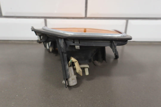 1991 - 1998 Toyota LandCruiser Left Driver Fender Mounted Turn Signal Light