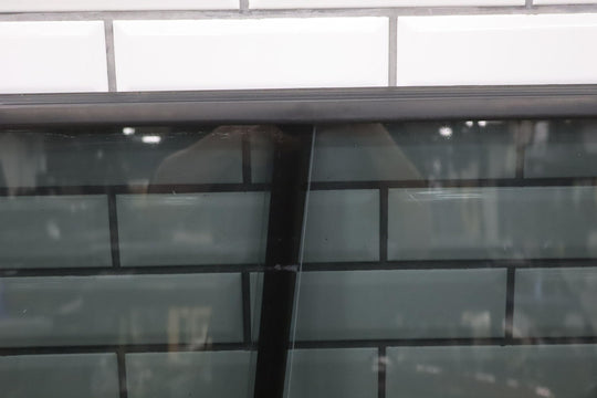 1991 - 92 Toyota LandCruiser Rear Left Sliding Quarter Glass Window W/Latch&Seal