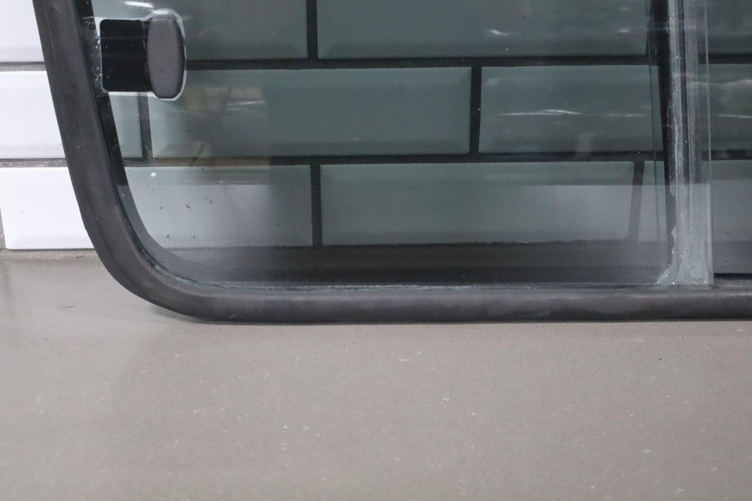 1991 - 92 Toyota LandCruiser Rear Left Sliding Quarter Glass Window W/Latch&Seal