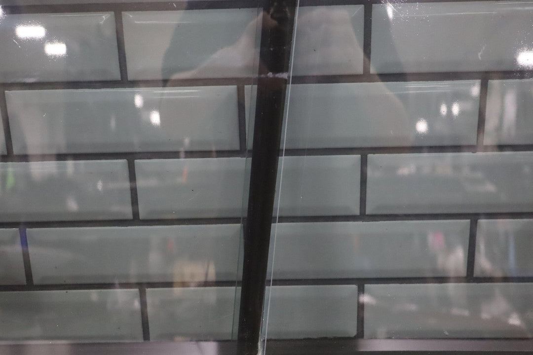 1991 - 92 Toyota LandCruiser Rear Left Sliding Quarter Glass Window W/Latch&Seal