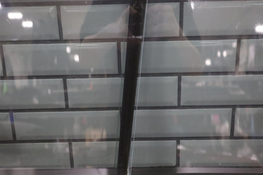 1991 - 92 Toyota LandCruiser Rear Left Sliding Quarter Glass Window W/Latch&Seal