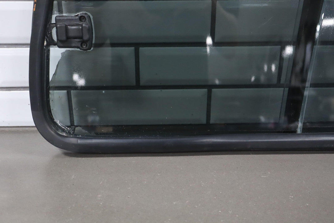 1991 - 92 Toyota LandCruiser Rear Left Sliding Quarter Glass Window W/Latch&Seal