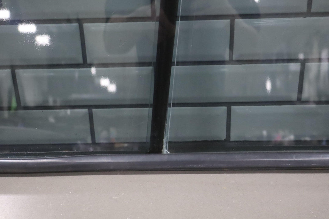 1991 - 92 Toyota LandCruiser Rear Left Sliding Quarter Glass Window W/Latch&Seal