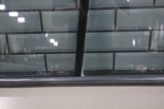 1991 - 92 Toyota LandCruiser Rear Left Sliding Quarter Glass Window W/Latch&Seal