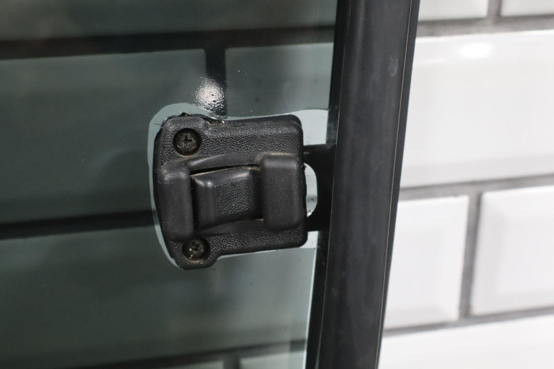 1991 - 92 Toyota LandCruiser Rear Left Sliding Quarter Glass Window W/Latch&Seal