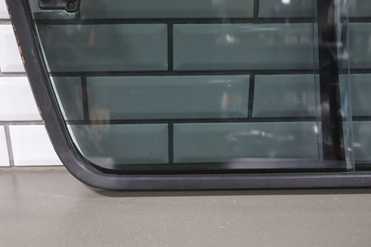 1991 - 92 Toyota LandCruiser Rear Right Sliding Quarter Glass Window W/Latch&Seal