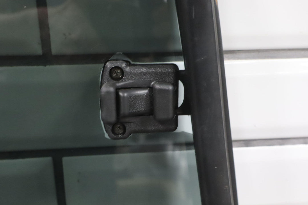 1991 - 92 Toyota LandCruiser Rear Right Sliding Quarter Glass Window W/Latch&Seal