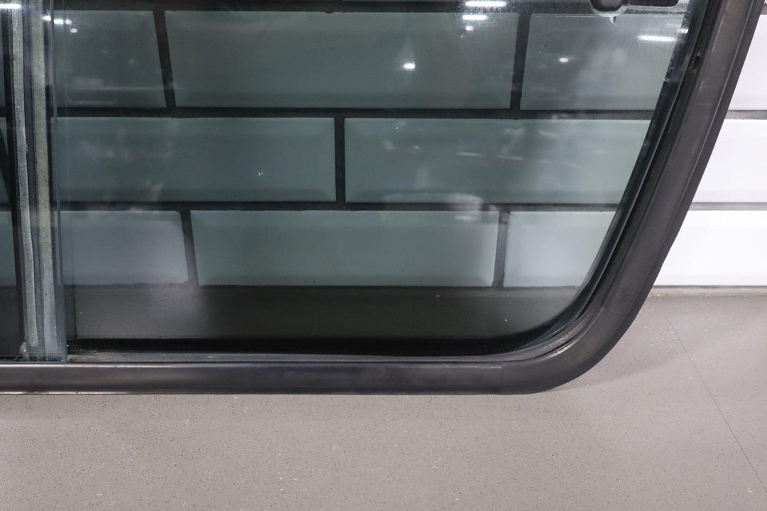 1991 - 92 Toyota LandCruiser Rear Right Sliding Quarter Glass Window W/Latch&Seal