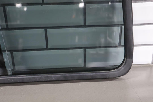 1991 - 92 Toyota LandCruiser Rear Right Sliding Quarter Glass Window W/Latch&Seal