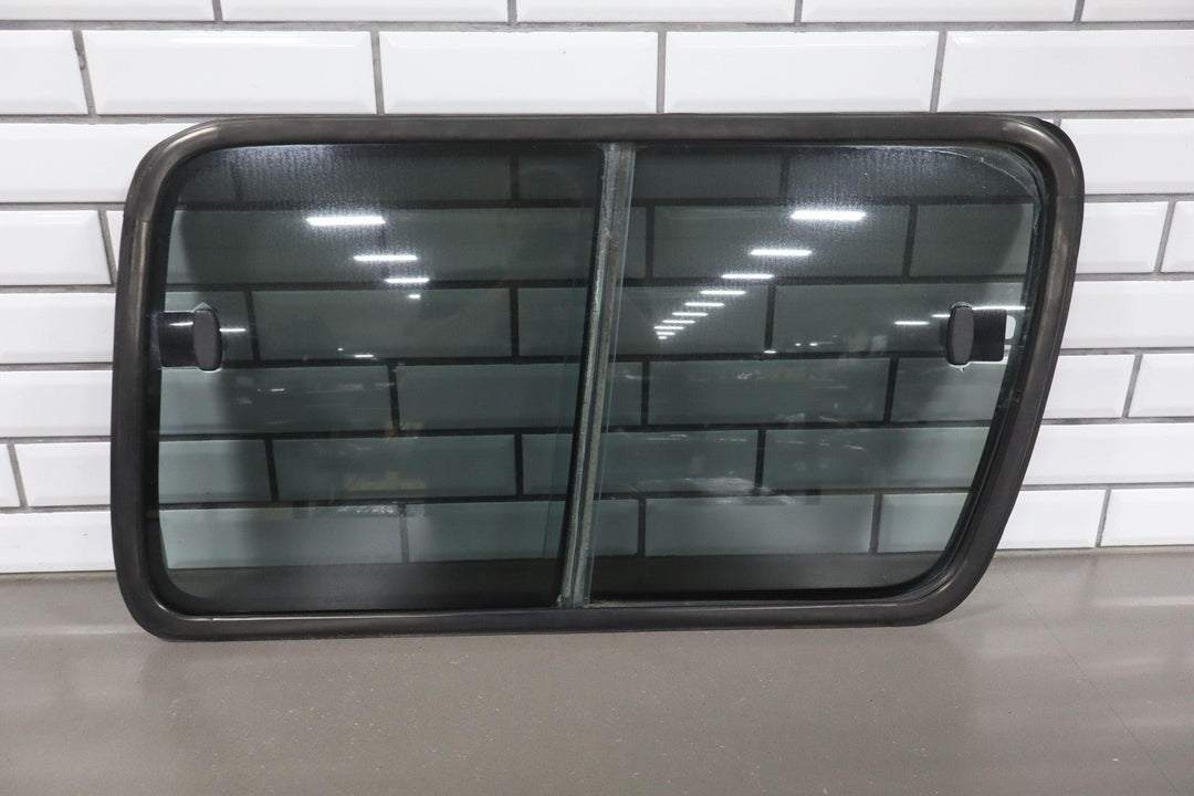 1991 - 92 Toyota LandCruiser Rear Right Sliding Quarter Glass Window W/Latch&Seal