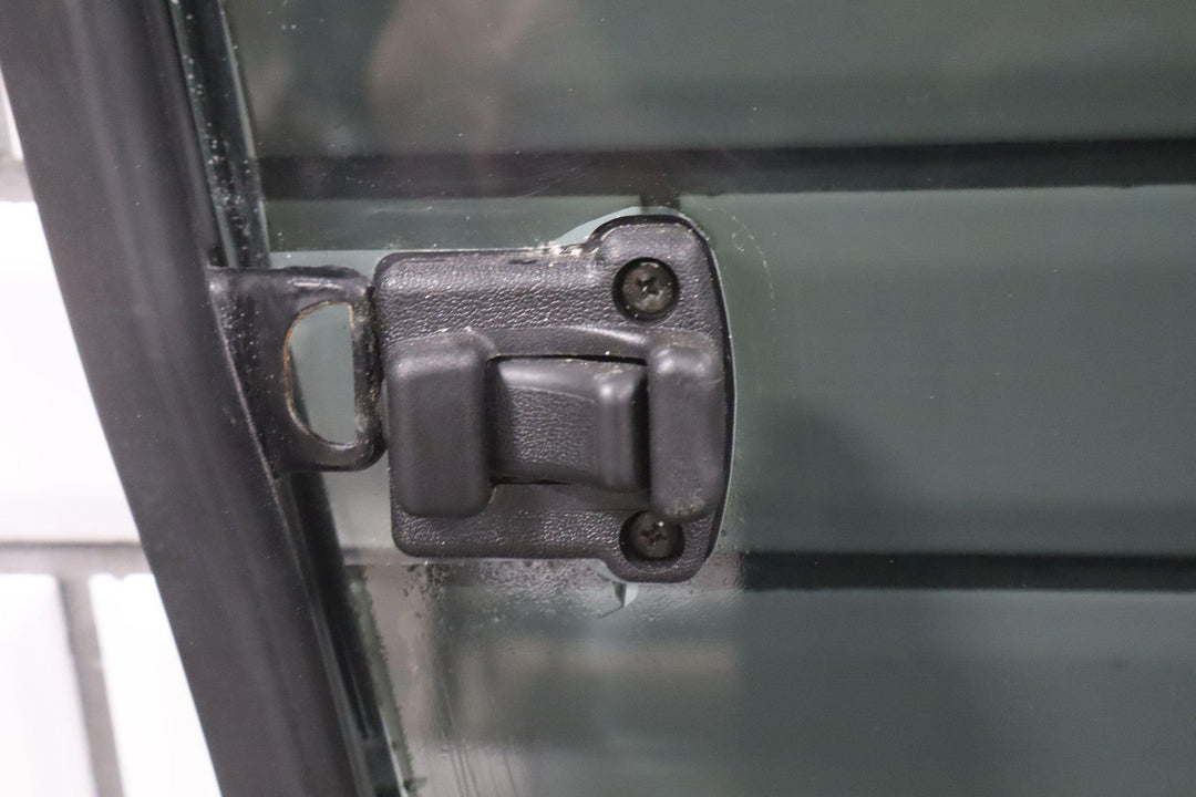 1991 - 92 Toyota LandCruiser Rear Right Sliding Quarter Glass Window W/Latch&Seal