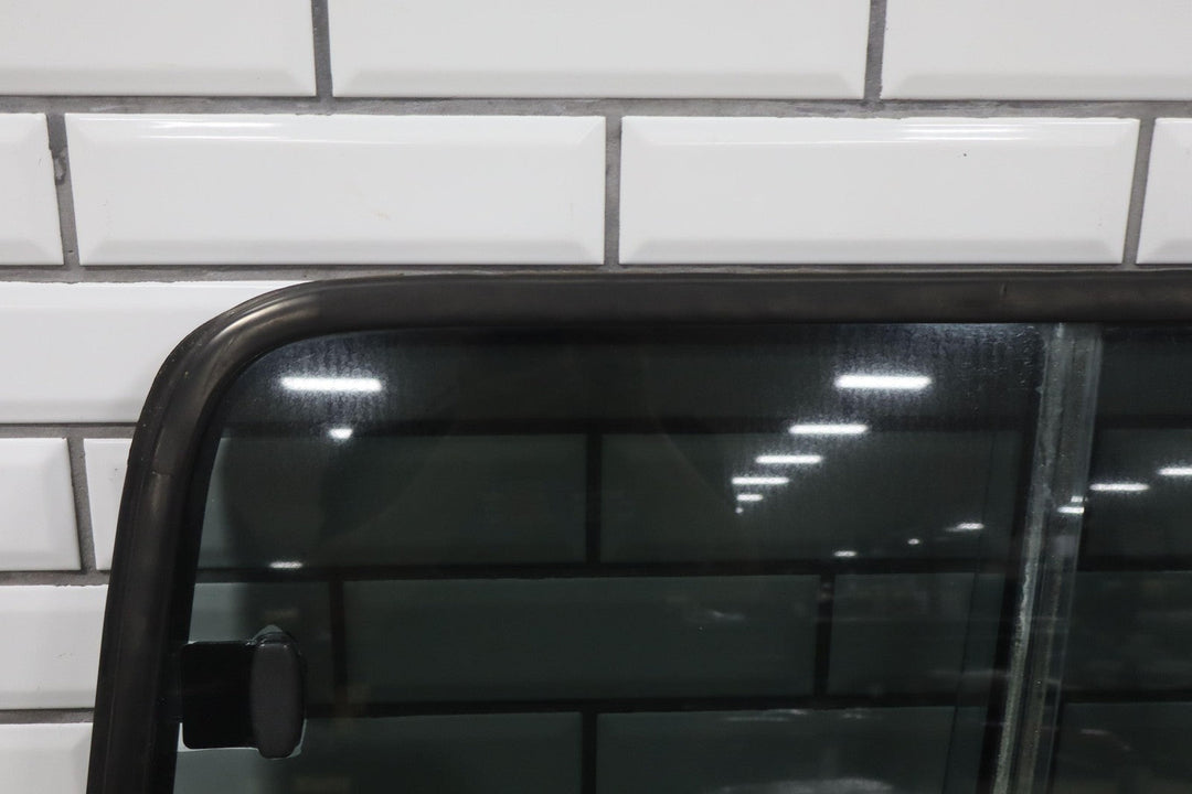 1991 - 92 Toyota LandCruiser Rear Right Sliding Quarter Glass Window W/Latch&Seal