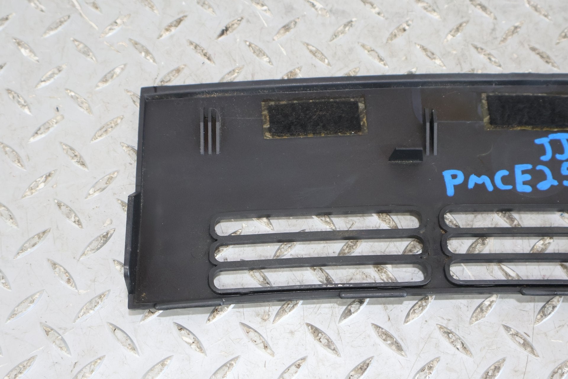 1991 Chevrolet Corvette- Dash Vent