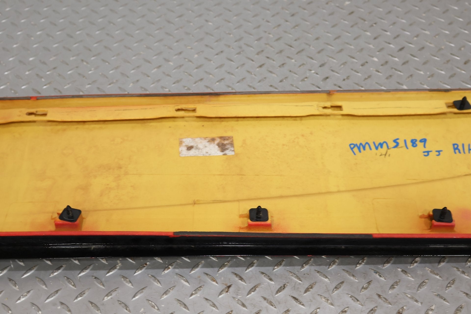 1991 Mitsubishi 3000GT- Right Fender Molding