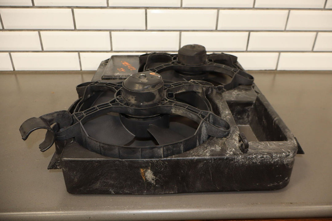 1991â1996 C4 Corvette OEM Dual Radiator Cooling Fan Shroud Assembly